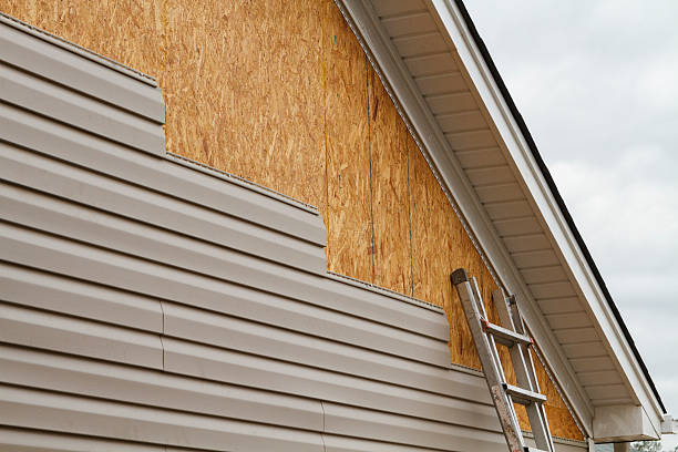 24/7 Emergency Siding Repair experts in Newark, IL